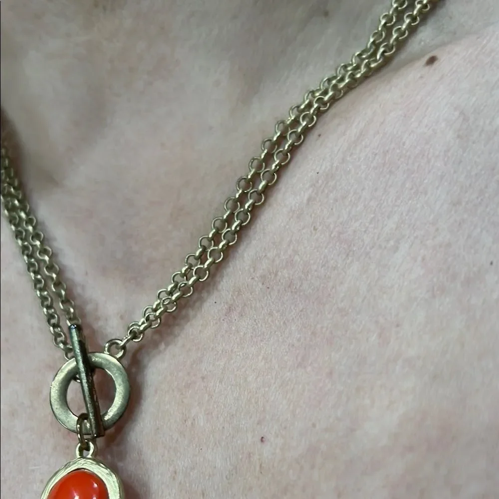 Elegant Gold and Red Pendant Necklace